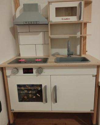 Cucina giocattolo