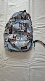 Zaino Eastpak fantasia collage
