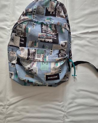 Zaino Eastpak fantasia collage