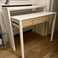 Scrivania con piano estensibile
