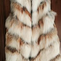 Pelliccia smanicata con tasche