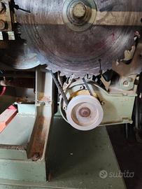 Combinata per legno. Corrente 220