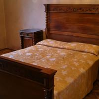 Letto alla francese anni '20 con comodini