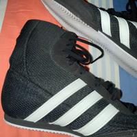 Scarpe alte da boxe adidas nere e bianche