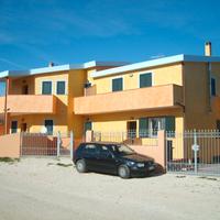 Quadrivano 90mq + 100mq rustico + 100mq cortile
