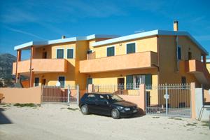 Quadrivano 90mq + 100mq rustico + 100mq cortile