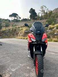 Aprilia sr gt 125