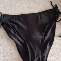 costume assorbente mestruale con laccetti laterali