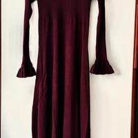 Abito midi in maglia bordeaux con maniche a balza