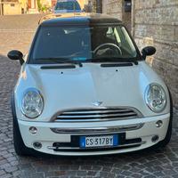 Mini Cooper 1.6 benzina anno 2005 rev.Marzo 27