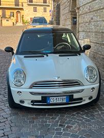 Mini Cooper 1.6 benzina anno 2005 rev.Marzo 27