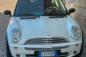 Mini Cooper 1.6 benzina anno 2005 rev.Marzo 27