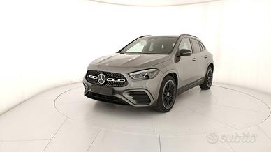 MERCEDES-BENZ GLA 200 d automatic