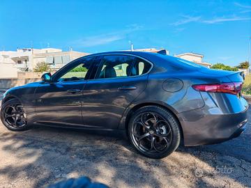 Alfa Romeo Giulia 2.2 Turbodiesel 190 CV AT8 Execu
