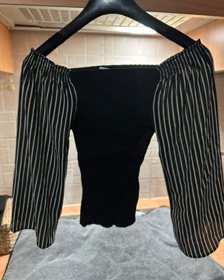 Top off-shoulder nero con maniche