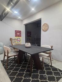 1 Tavolo Victor Connubia spedibile