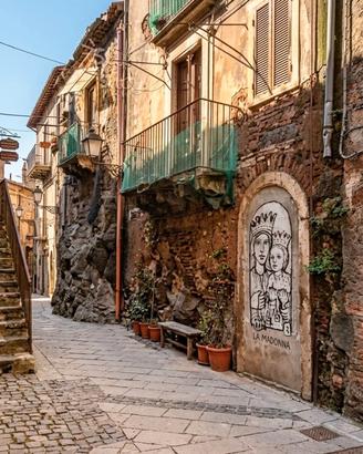 Palazzetto indipendente 200mq da ristrutturare