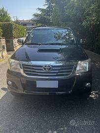 Toyota Hilux 2.5 manuale
