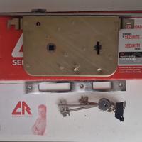 Serratura per portone blindato