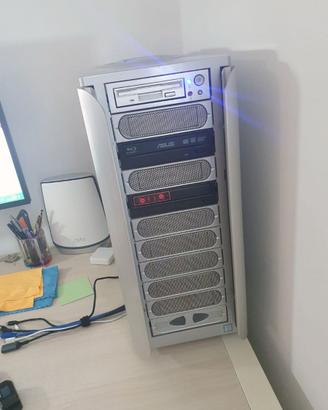 PC Potente Intel i9 in elegante Case Thermaltake