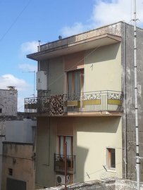 Sternatia si svende Palazzina centro storico