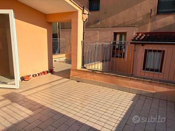 Ampio Appartamento con Terrazzo Camerano