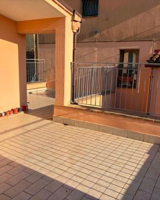 Ampio Appartamento con Terrazzo Camerano