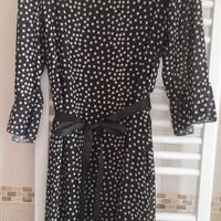 Vestito leggero a pois bianchi