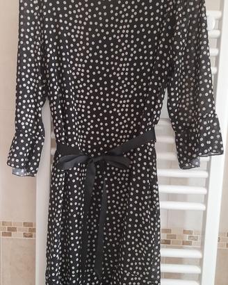 Vestito leggero a pois bianchi