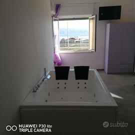 Camera matrimoniale con vasca idromassaggio