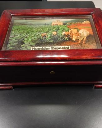 HUMIDOR