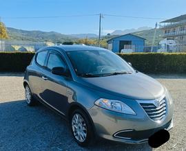 Lancia Ypsilon 1.2 69 CV 5 porte S&S Silver