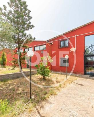 Immobile di 1040 m² a Aprilia