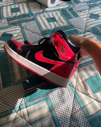 Jordan 1 Retro High OG rosso nero