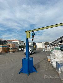 Gru a bandiera spostabile portata 250 kg