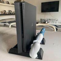 Plastation 4 (1Tb) + 2 Joystick + Dock ricarica
