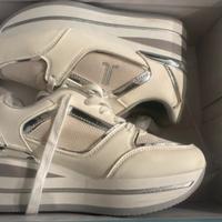 Scarpe comode e alla moda