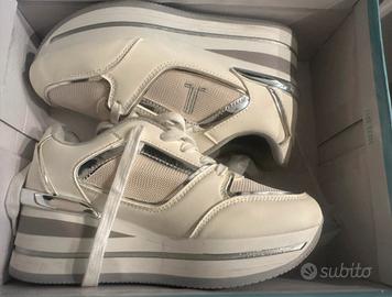 Scarpe comode e alla moda