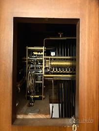 Orologio a pendolo a colonna