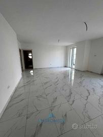 Appartamento di 95 m² con 2 locali e box auto a Sa
