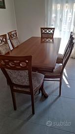 Tavolo sala pranzo e tavolino da soggiorno 