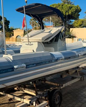 Joker boat coaster 650 con honda 135 4 tempi