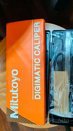 Calibro digitale nuovo Mitutoyo Scala 0-200 mm.