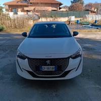 Peugeot e208