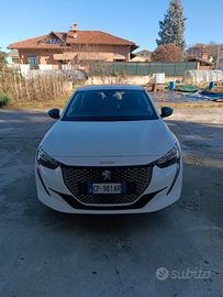 Peugeot e208