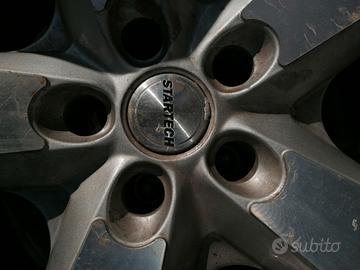 si vendono 4 cerchi da 20 pol per chrysler 300 C  