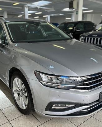 VOLKSWAGEN Passat Variant 2.0 TDI SCR EVO DSG Bu