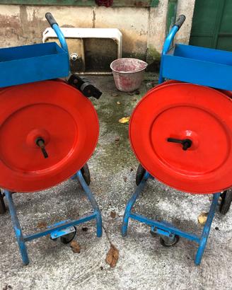 Carrelli per srotolare il nastro da imballaggio