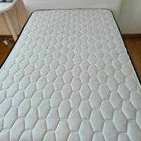 Letto alla francese con contenitore e materasso.