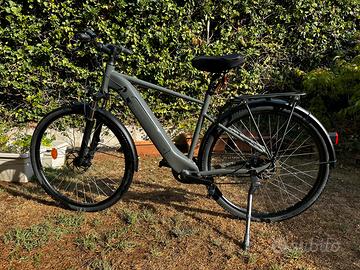 Bicicletta nuova da uomo elettrica